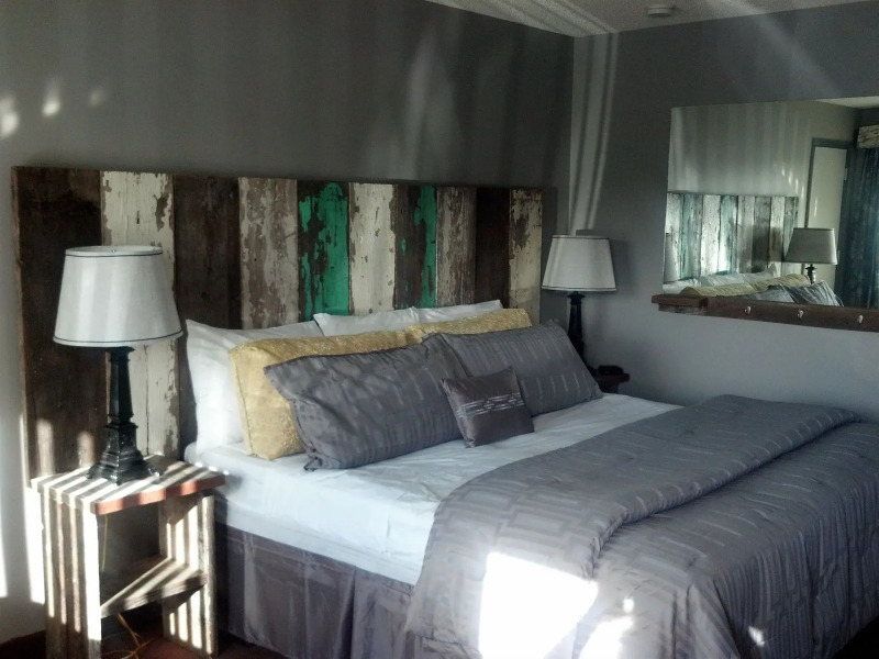 Vintage Block Inn & Suites