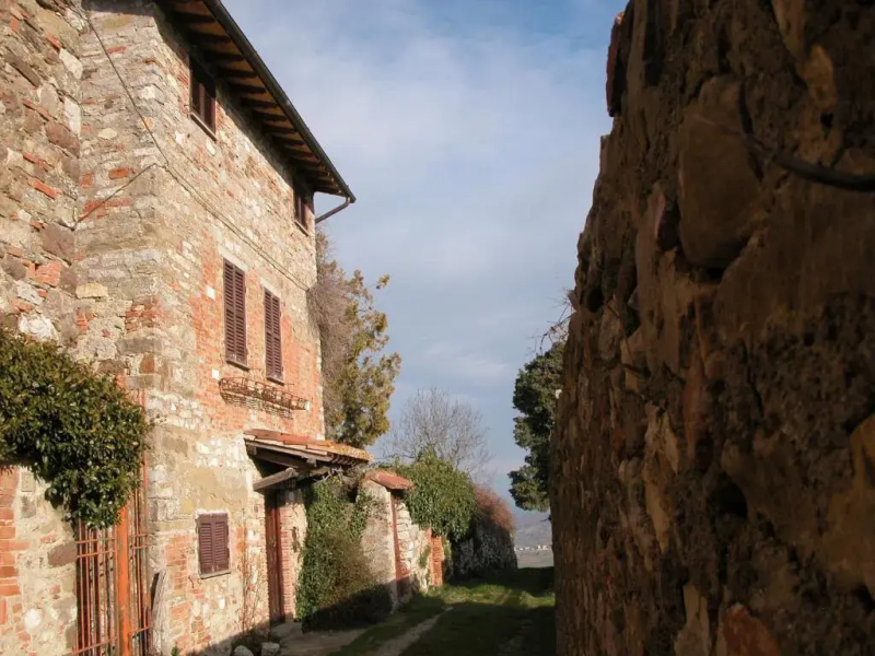 Castello di Mongiovino