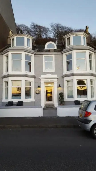 Boat House Super Suites