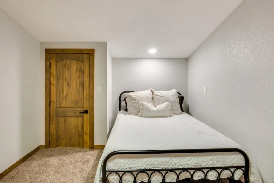 Serene Yantis Getaway - 1 Mi to Lake Fork!