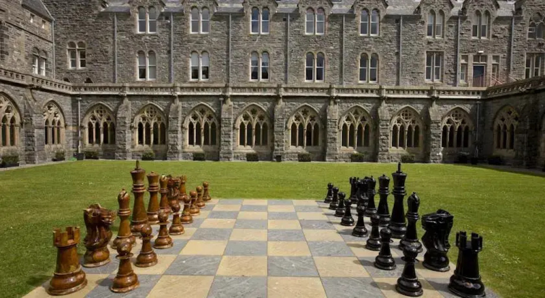 Abbey Church 22 - The Highland Club