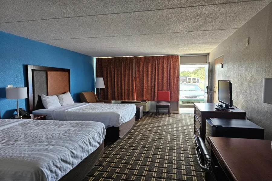 Relax inn by OYO Greeneville Near Hwy US-321