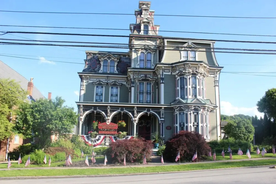 Montgomery Mansion Bed and Breakfast