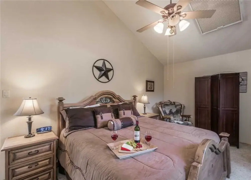 Rettigs Rustic Retreat - Three Bedroom Cabin