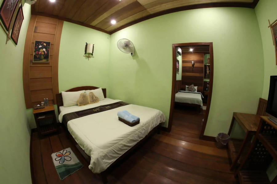 Natural Bungalows Restaurant and Bar