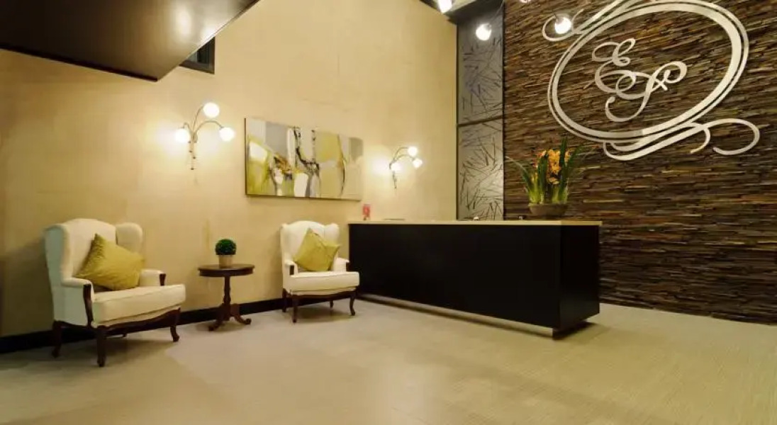 Executive Suites at 555