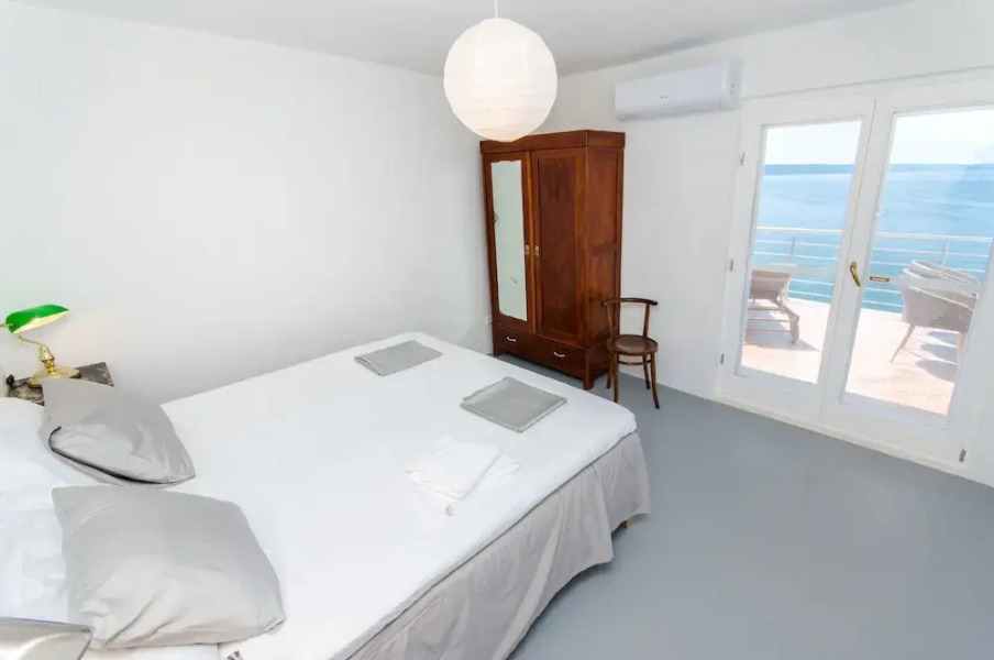 Seafront House Mavarcica