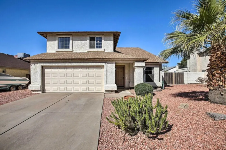 1 Mi to State Farm Stadium: Home w/ Pool & Grill!