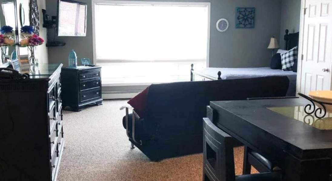 Anchorage Uptown Suites