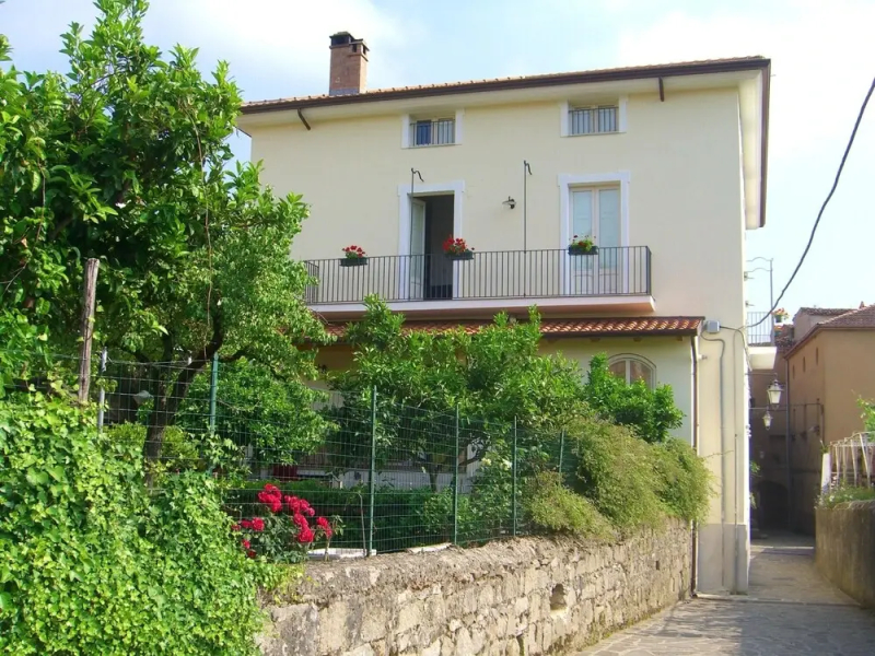 Apartment With 3 Bedrooms in Ceraso, With Wonderful Mountain View, Enclosed Garden and Wifi Near the Beach