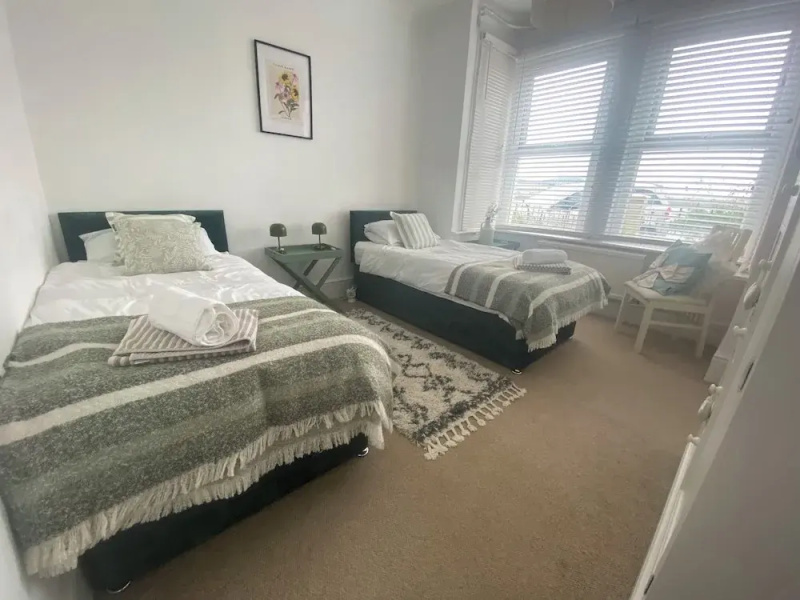 Seaview 2 Bedroom House Sleeps 5 -pets Ok -wifi