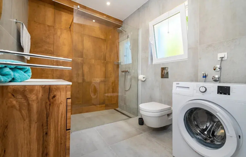 Amazing Home in Privlaka With 3 Bedrooms, Wifi and Heated Swimming Pool