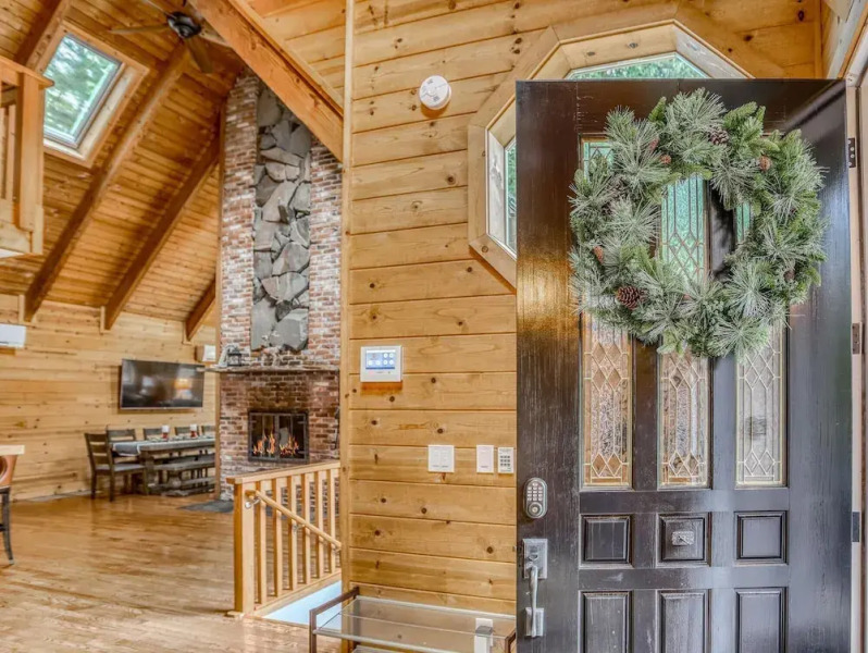 Huckleberry Mountain Lodge