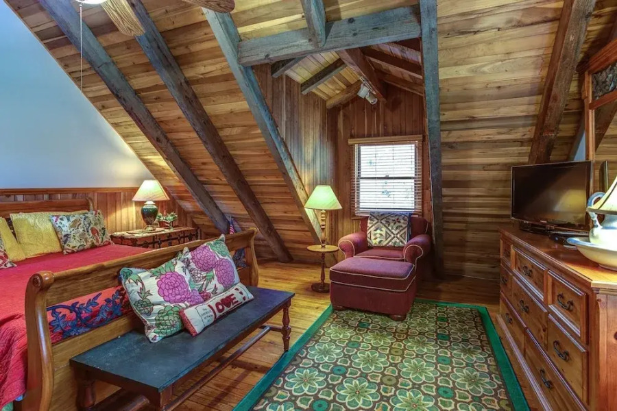 Grandma's Mountain Cabin 3 Bedrooms 2 Bathrooms Cabin