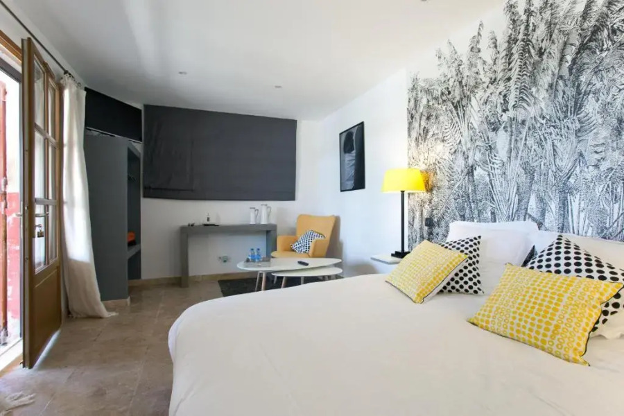 Chambre d'Hôte face à la piscine en Camargue - Mas Lou Caloun - Les Saintes Maries de la Mer