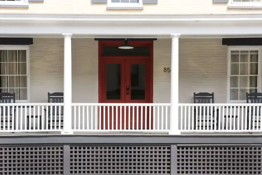 Kingston Carriage House