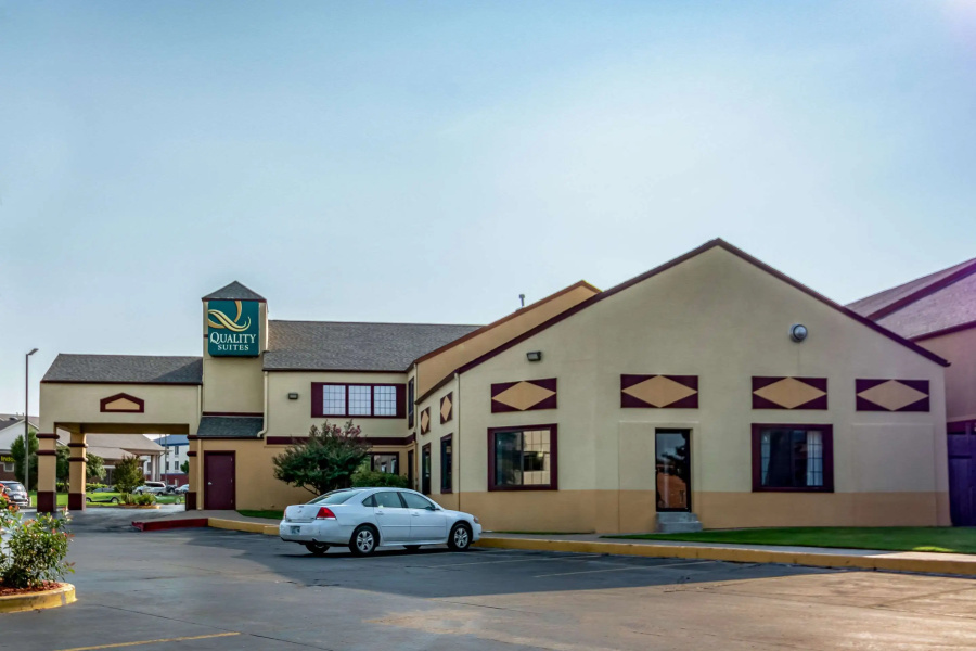Quality Suites Tulsa I-44