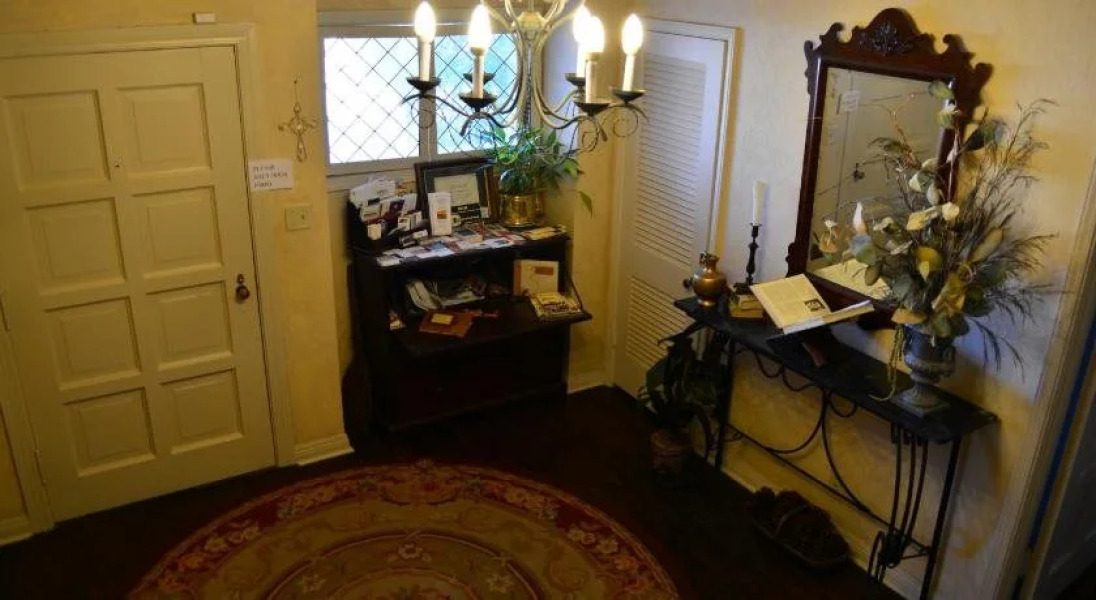 Lindley House Garden Cottages