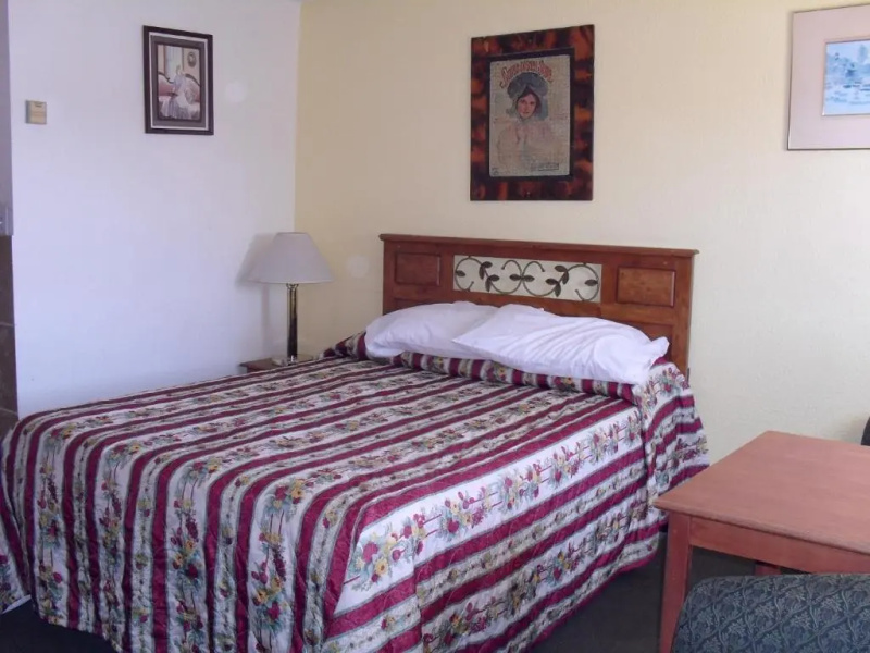 Budget Inn Boron