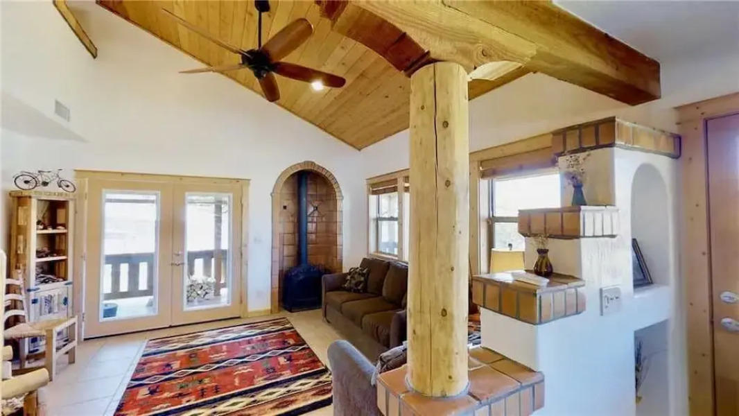 Pack Creek Orchard House by RedAwning