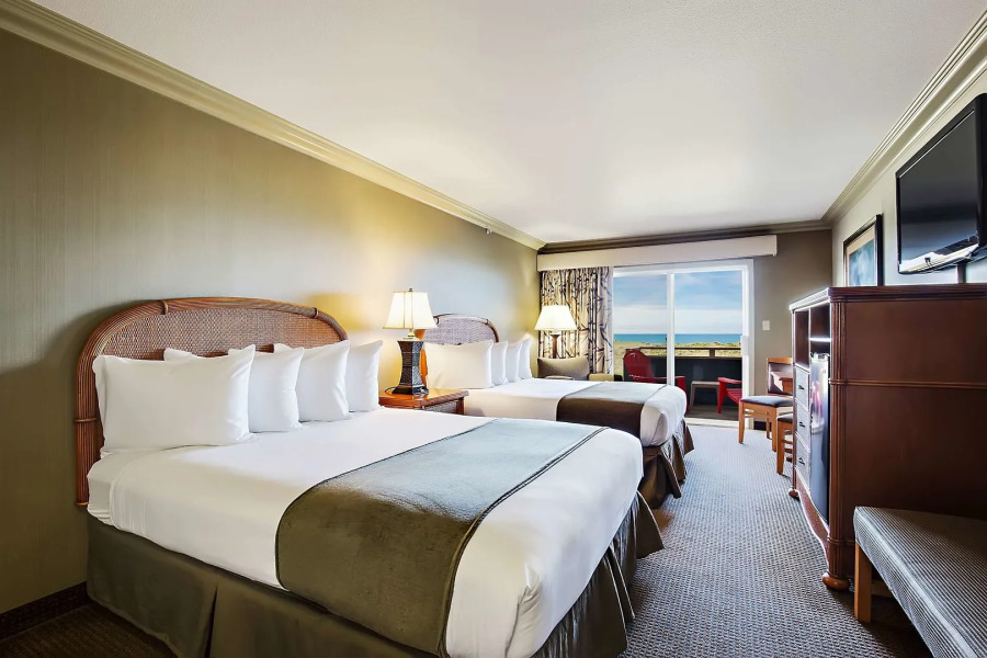 Surf & Sand Lodge