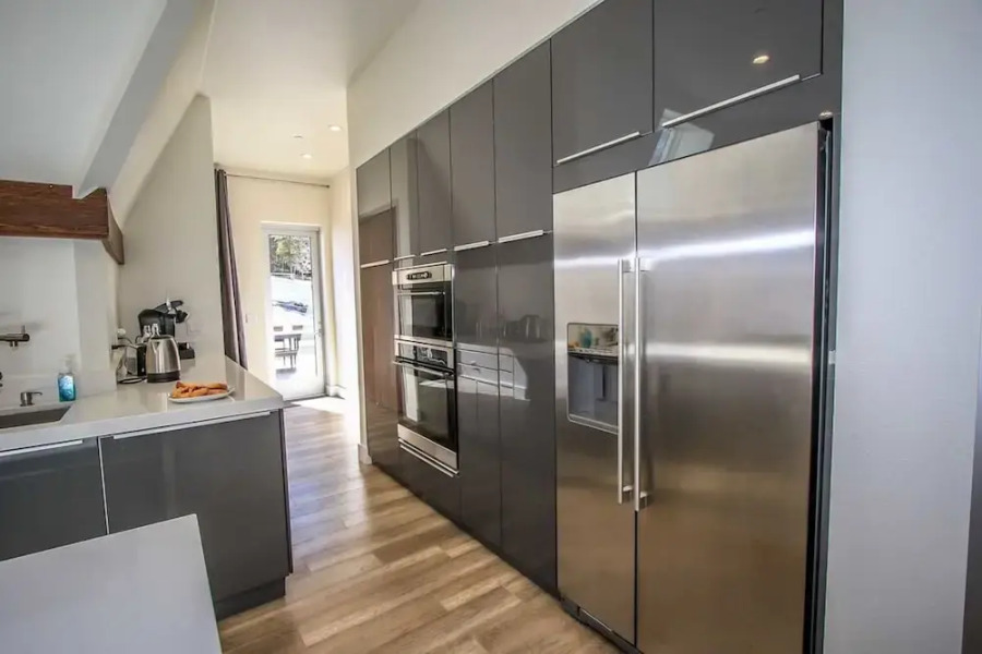 Glass Peak 1597 by RedAwning