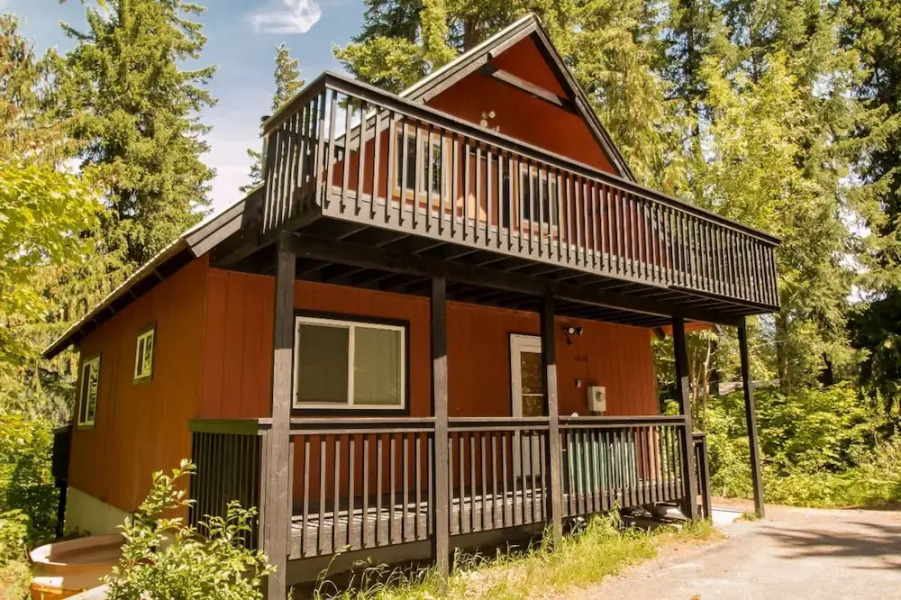 Otter Chalet on Fish Lake Cabin Rental