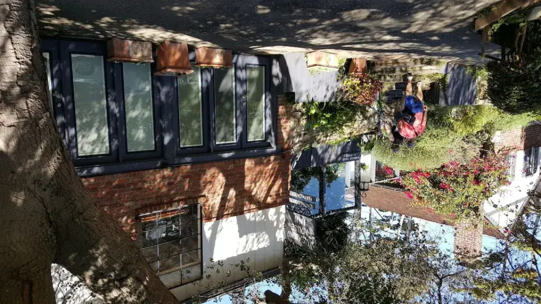 The Vagabond's House