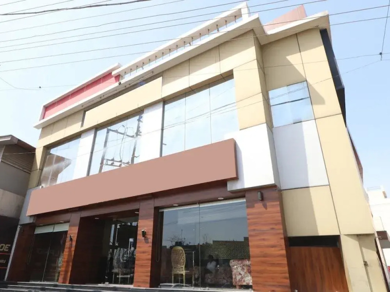 OYO 29950 Hotel Ml Pride