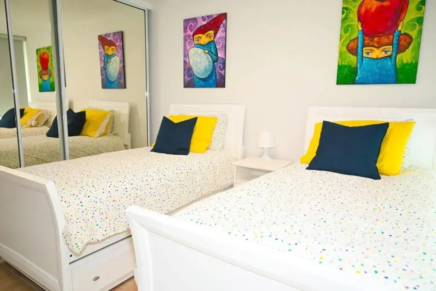 New Remodeled Ocean view, Beach Front Apartment