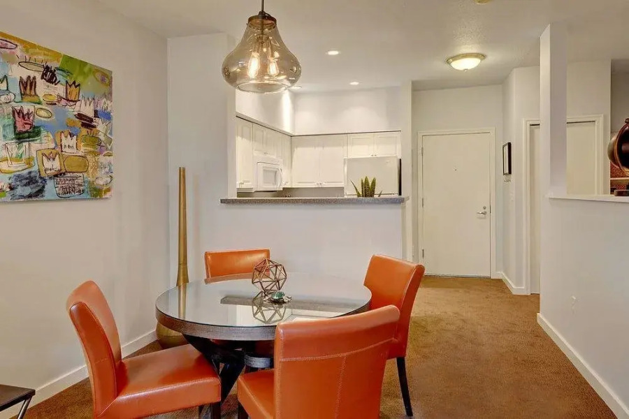 Belltown Court South