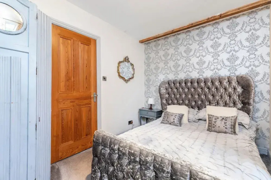 Country Farmhouse, Sleeps 13 & New 8seater Hot Tub