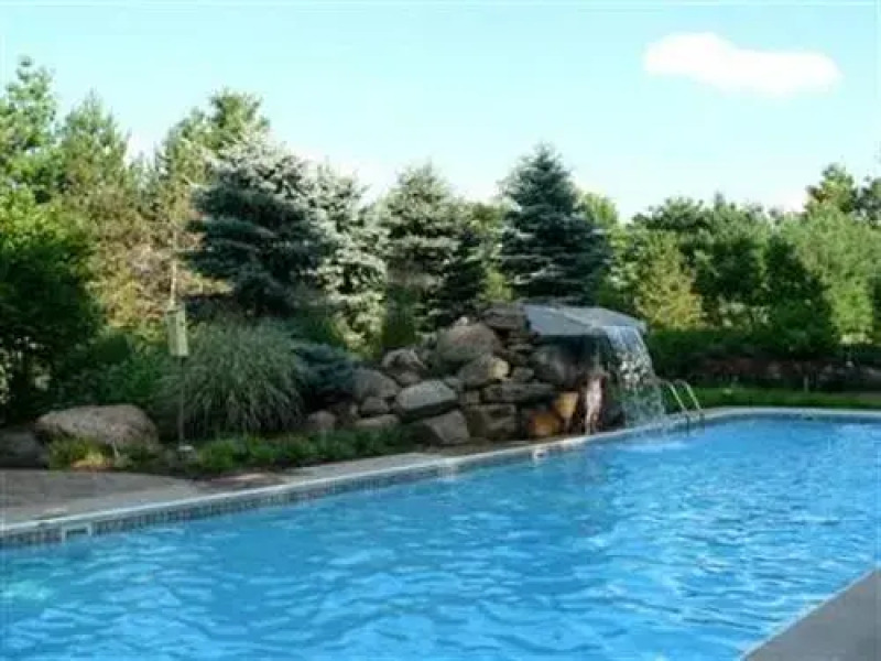 Whispering Oaks Bed & Breakfast