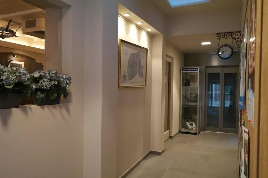 De Bonte Os Hotel & Tower