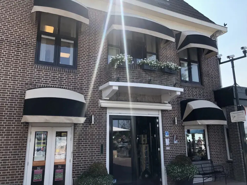 Hotel Café Restaurant Monopole