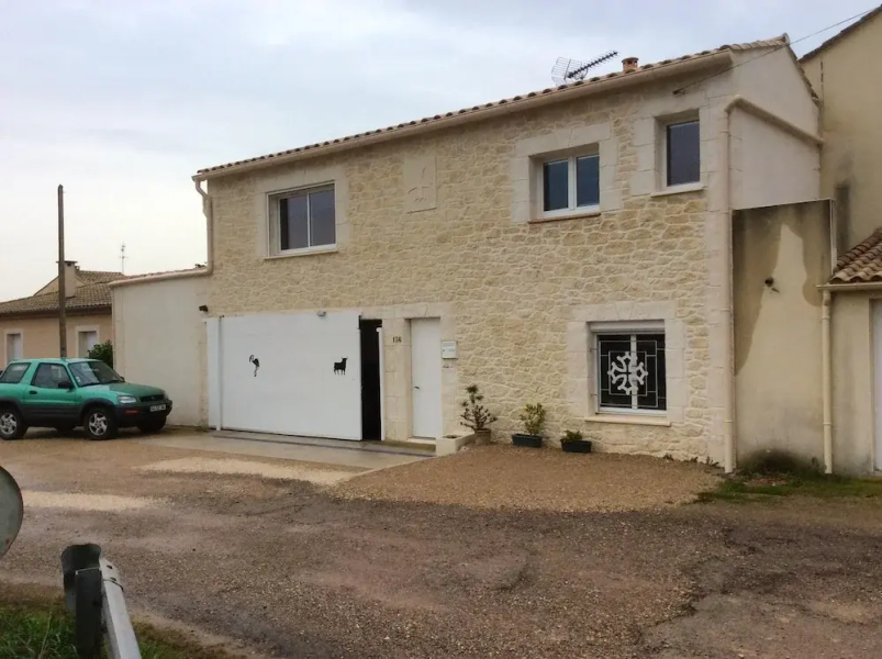 Studio in Lunel-viel, With Shared Pool, Enclosed Garden and Wifi - 10 km From the Beach