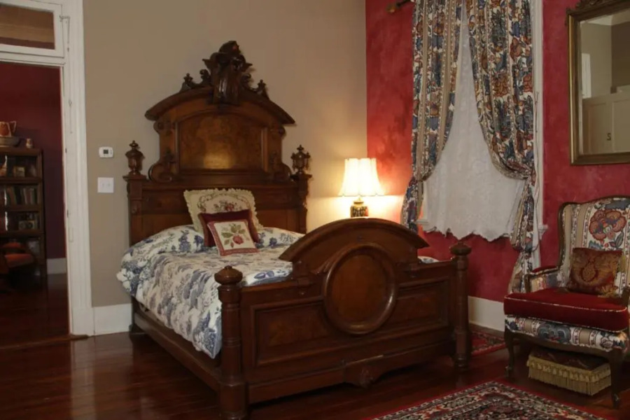 Flowertown Bed & Breakfast