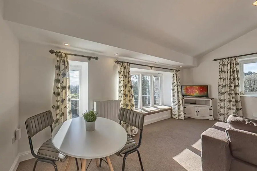 Stunning Large Barn Conversion in Betws Gwerfil Goch -Ty Cerrig Barn