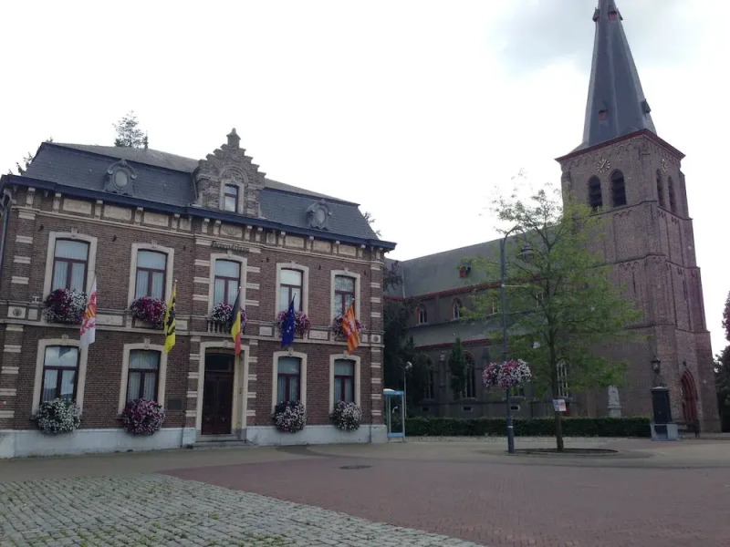 Spacious Villa in Neerpelt near Welvaart Marina