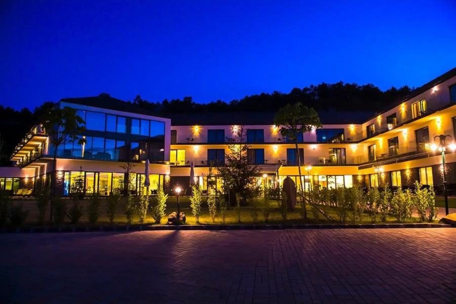 Castellum Hotel Hollóko