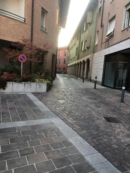 Supercentral one room flat, 16 min to Bergamo airport
