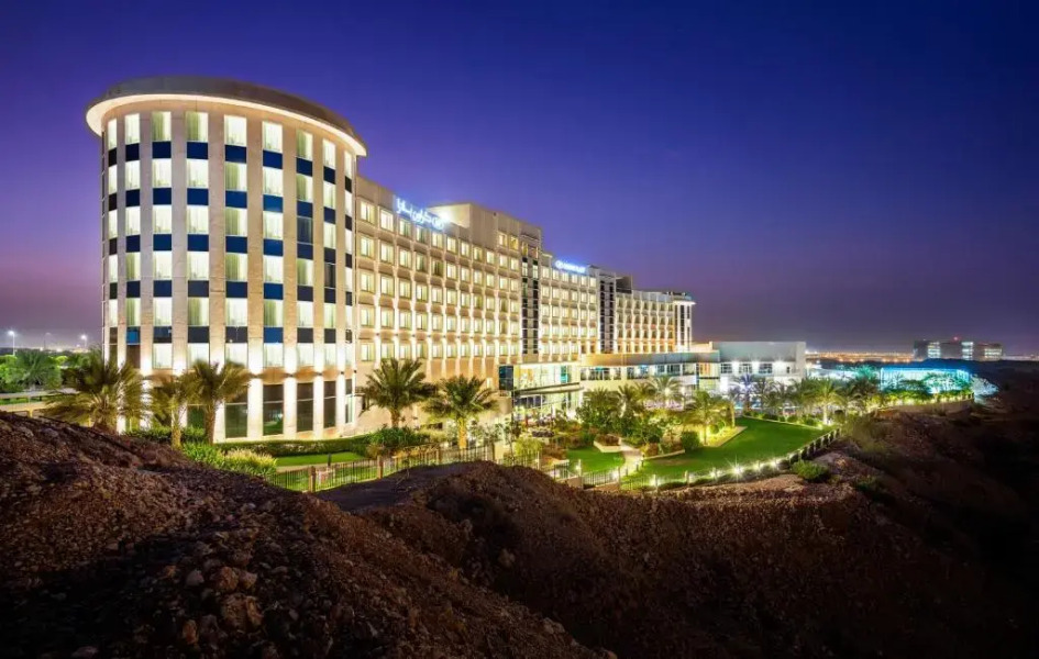 Crowne Plaza Muscat OCEC by IHG