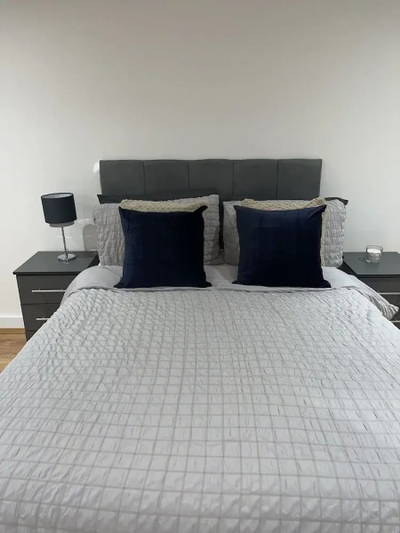Spacious 2-bed Apartment in Whyteleafe