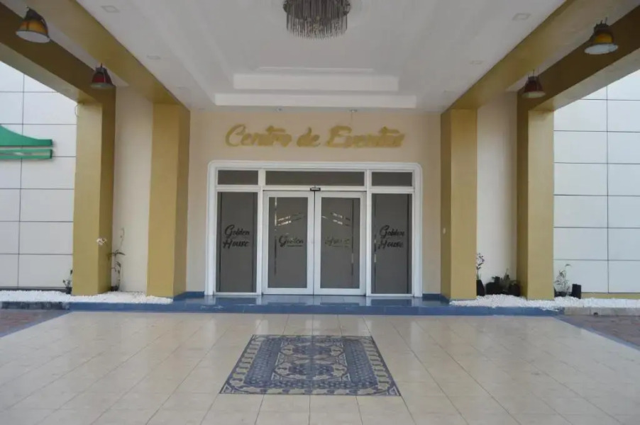 Golden House Hotel & Restaurant