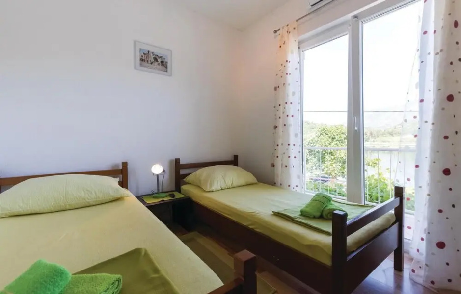 Nice Home in Bacinska Jezera With Wifi and 3 Bedrooms