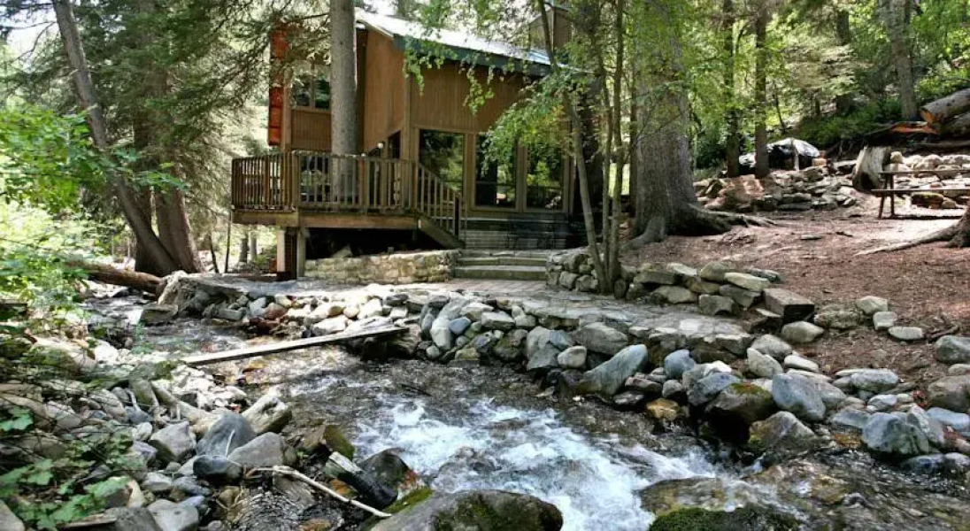 La Cabana On The Stream by Stewart Mountain Lodging