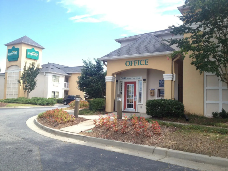 HomeTowne Studios by Red Roof Atlanta NE - Peachtree Corners