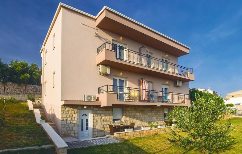 Awesome Home in Mali Rat With Wifi and 1 Bedrooms