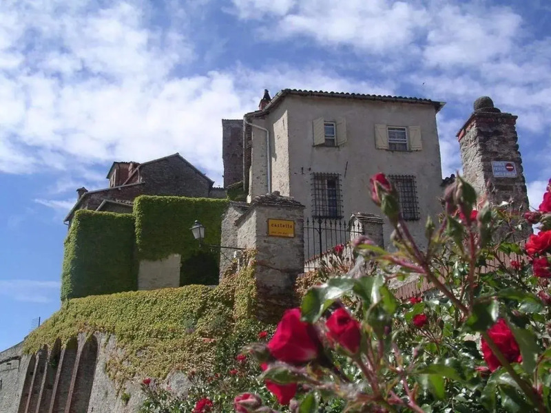 AllOmbra del Castello