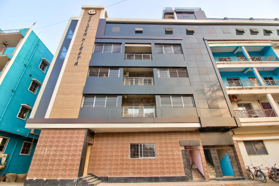 OYO 24872 Hotel Golden Fiesta